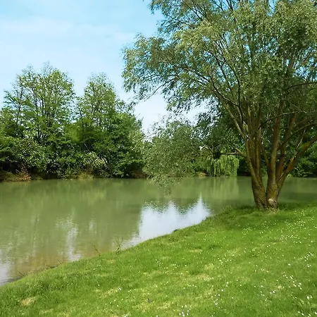 منتزه العطل La Bastide Mazères